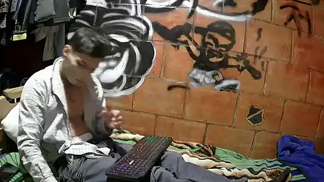 Snapshot of alexandercruz chatting on 08/03/26, 06:01 alexandercruz online show from 08/03/26, 06:01
