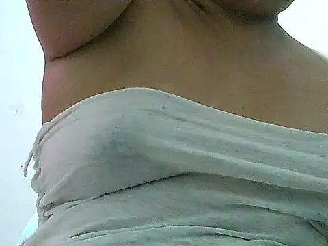 Snapshot of fresh_rosie chatting on 02/04/26, 08:14 fresh rosie online show from 02/04/26, 08:14