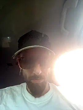 Snapshot of thejohnryancollection chatting on 09/29/25, 10:25 thejohnryancollection online show from 09/29/25, 10:25