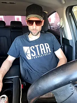 Snapshot of thejohnryancollection chatting on 10/13/25, 08:31 thejohnryancollection online show from 10/13/25, 08:31