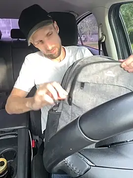 Snapshot of thejohnryancollection chatting on 10/17/25, 01:57 thejohnryancollection online show from 10/17/25, 01:57