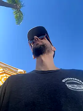 Snapshot of thejohnryancollection chatting on 10/19/25, 09:37 thejohnryancollection online show from 10/19/25, 09:37