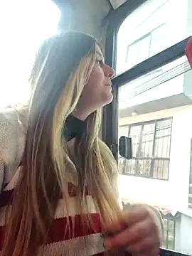 Fernandar2025 online show from 03/22/26, 03:48