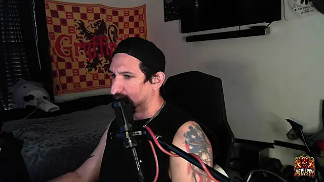 DevilPup75  online show from 09/26/25, 02:21