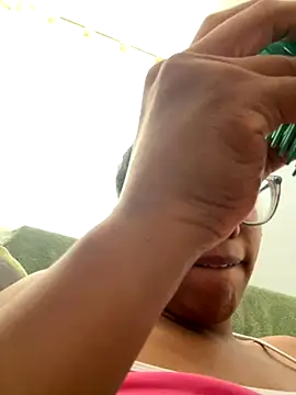 Valen1800 online show from 10/28/25, 07:16