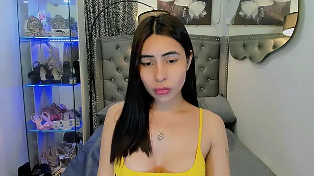 Claudia empress online show from 10/20/25, 08:20