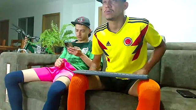 skinny23cm online show from 12/11/24, 10:03