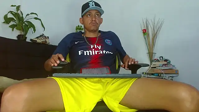 skinny23cm online show from 04/07/26, 03:12