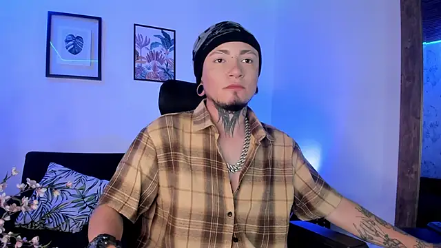 Snapshot of tyler_jones_ chatting on 09/16/25, 04:24 tyler jones online show from 09/16/25, 04:24