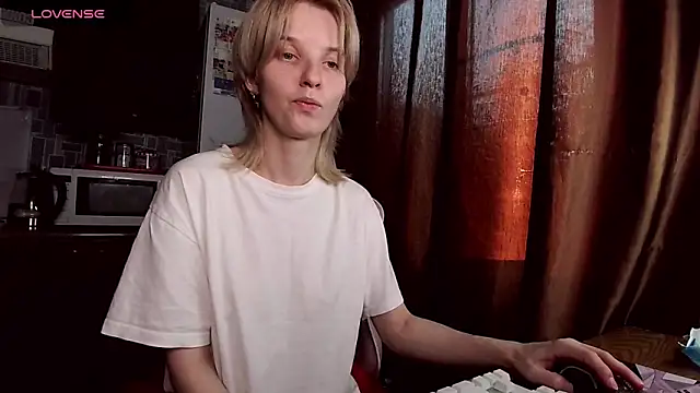 Madelaineses online show from 06/08/26, 10:54