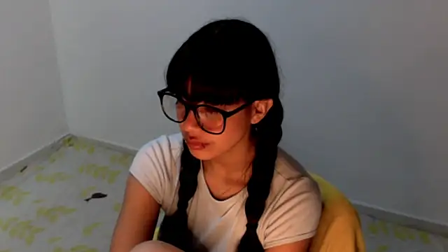 meganmiauu online show from 06/06/26, 05:23