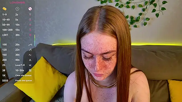 Roxy Sunnny online show from 11/28/25, 09:23