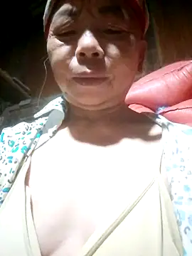 Snapshot of VangLe73 chatting on 09/15/25, 09:04 VangLe73 online show from 09/15/25, 09:04