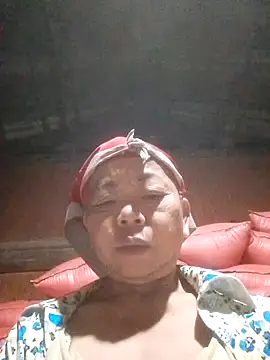 Snapshot of VangLe73 chatting on 09/16/25, 11:17 VangLe73 online show from 09/16/25, 11:17