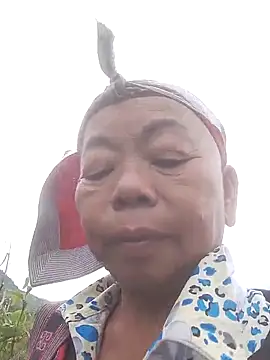 Snapshot of VangLe73 chatting on 09/28/25, 03:45 VangLe73 online show from 09/28/25, 03:45