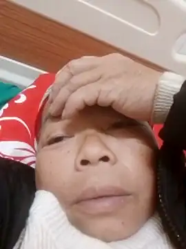 Snapshot of VangLe73 chatting on 12/18/25, 01:28 VangLe73 online show from 12/18/25, 01:28