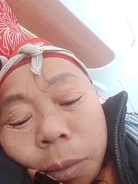 Snapshot of VangLe73 chatting on 12/22/25, 03:14 VangLe73 online show from 12/22/25, 03:14