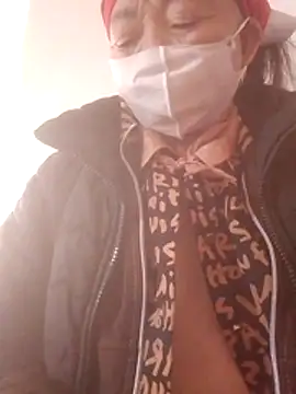 Snapshot of VangLe73 chatting on 01/10/26, 06:37 VangLe73 online show from 01/10/26, 06:37