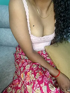 Tamilpallavi online show from 10/23/25, 03:39