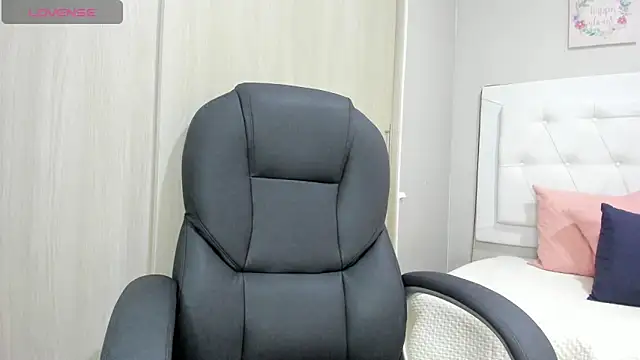 andrea  hills online show from 10/04/25, 07:23