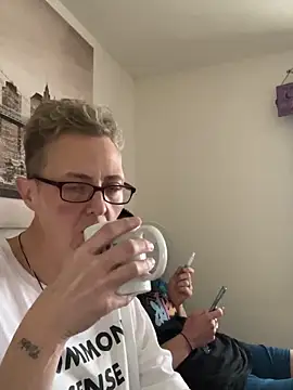 Curvy-Jinx online show from 12/23/25, 09:18