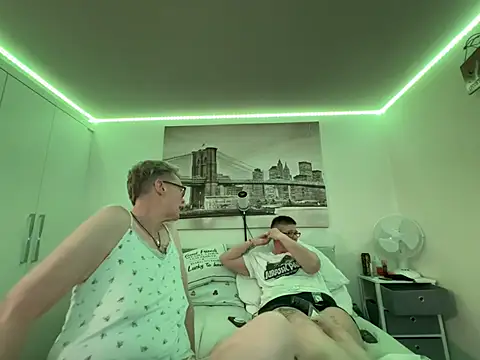 Curvy-Jinx online show from 04/12/26, 07:19