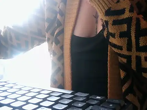 Snapshot of muscle_mommyy chatting on 09/09/25, 04:50 muscle mommyy online show from 09/09/25, 04:50