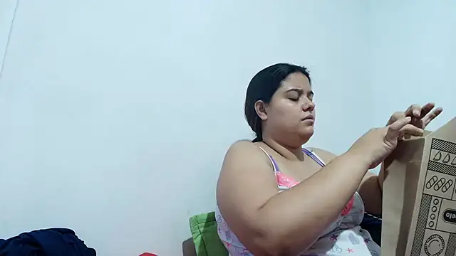 luisahot 9727 online show from 12/22/25, 12:07