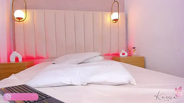 kassia kim online show from 10/04/25, 04:32