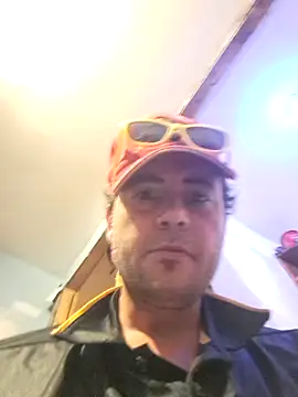 Snapshot of ModernMan381 chatting on 10/19/25, 09:54 ModernMan381 online show from 10/19/25, 09:54