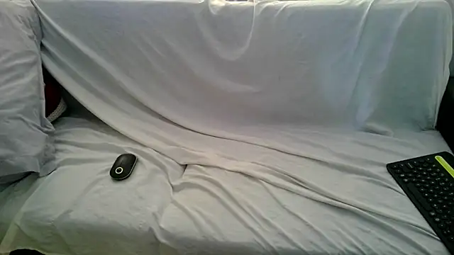 Luv2SuckBWC92 online show from 09/24/25, 03:59