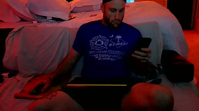 Luv2SuckBWC92 online show from 10/06/25, 04:21