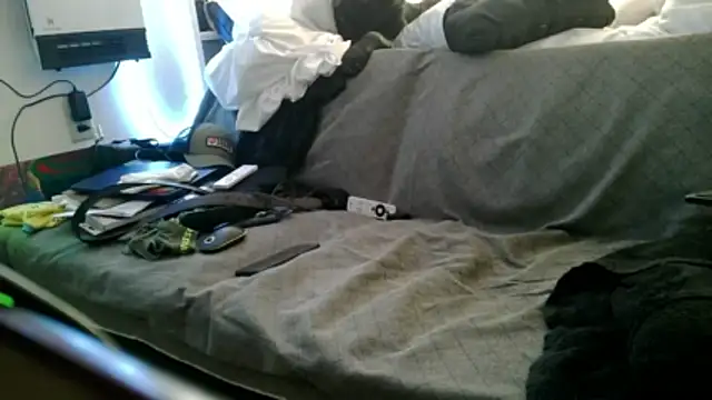 Luv2SuckBWC92 online show from 12/03/25, 04:38