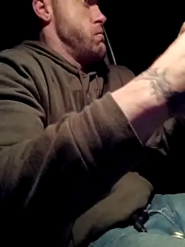 Luv2SuckBWC92 online show from 12/18/25, 12:49