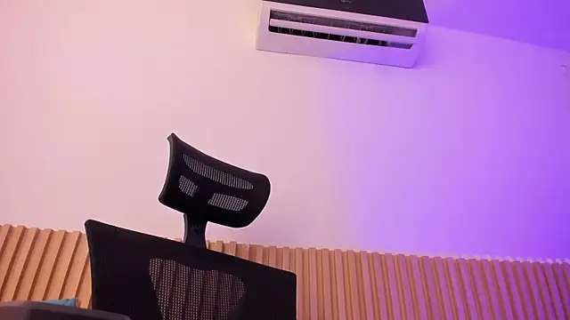 OliviaSweett online show from 10/26/25, 06:03