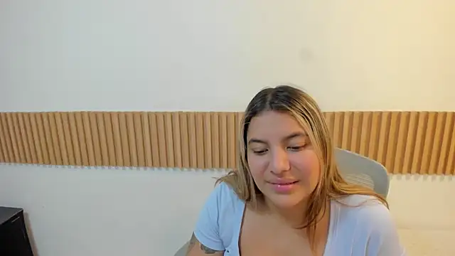 Snapshot of OliviaSweett chatting on 05/26/26, 06:26 OliviaSweett online show from 05/26/26, 06:26