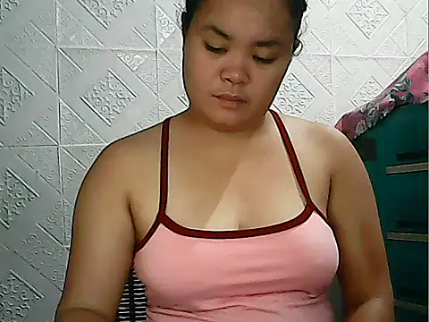 Snapshot of CreamyPussy4uxx chatting on 05/05/26, 02:03 CreamyPussy4uxx online show from 05/05/26, 02:03