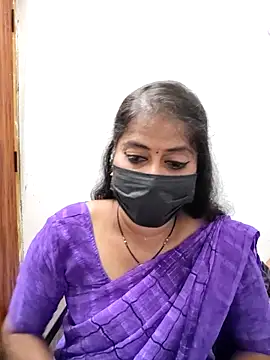 Snapshot of tamil_Sigappu_Roja chatting on 05/18/26, 04:07 tamil Sigappu Roja online show from 05/18/26, 04:07