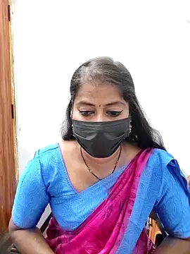 Snapshot of tamil_Sigappu_Roja chatting on 05/20/26, 02:18 tamil Sigappu Roja online show from 05/20/26, 02:18