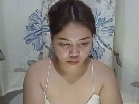 Snapshot of tinka_bella chatting on 06/30/26, 02:40 tinka bella online show from 06/30/26, 02:40