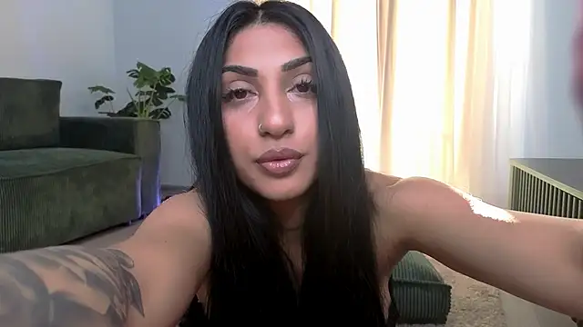 EmaHallee online show from 06/03/26, 04:04