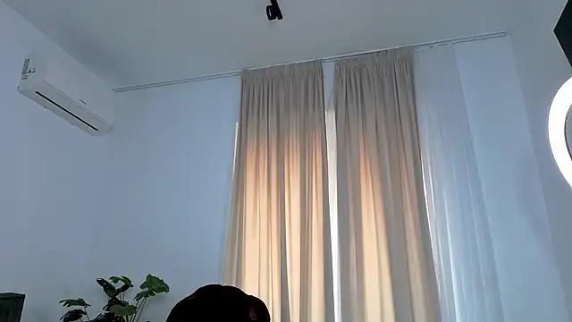 EmaHallee online show from 07/10/26, 03:00