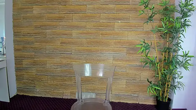 Cupcake Izzy online show from 11/04/25, 05:50