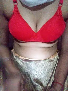 Snapshot of LAKSHMI_B chatting on 09/18/25, 03:58 LAKSHMI B online show from 09/18/25, 03:58