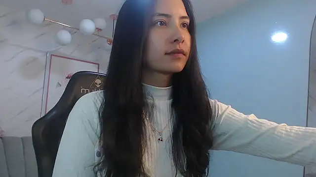 victoria hernandez t  online show from 04/14/26, 01:28