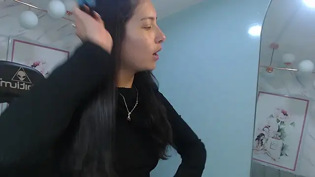 victoria hernandez t  online show from 06/30/26, 01:12