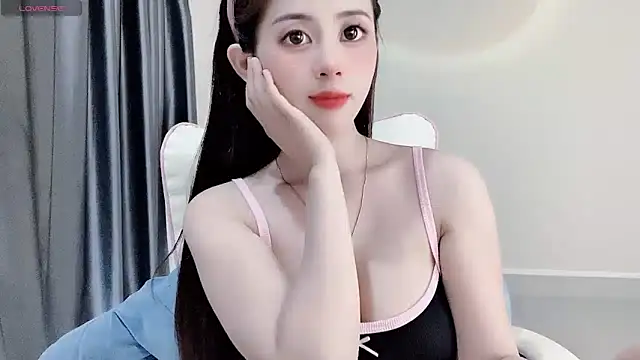 Snapshot of Aline_690 chatting on 04/01/26, 07:31 Aline 690 online show from 04/01/26, 07:31