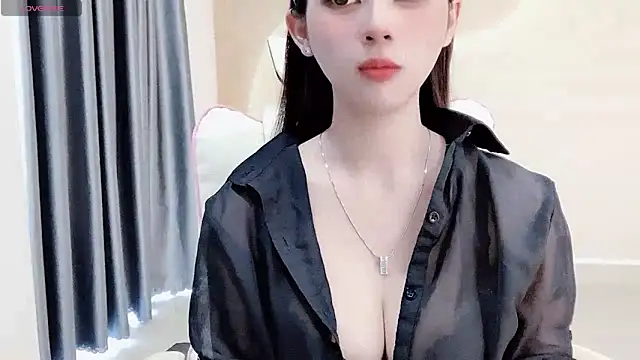 Snapshot of Aline_690 chatting on 04/06/26, 06:58 Aline 690 online show from 04/06/26, 06:58