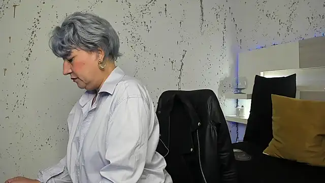 Snapshot of JaddeWalker chatting on 10/14/25, 11:33 JaddeWalker online show from 10/14/25, 11:33