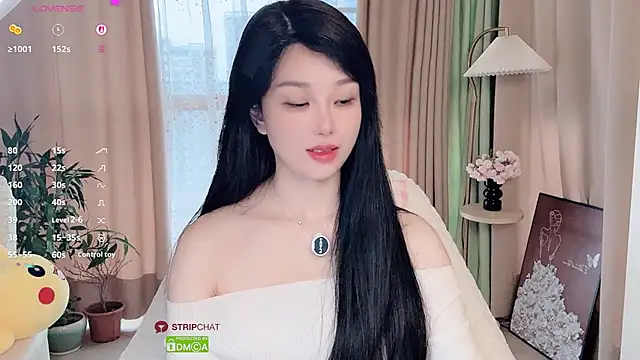 Xiatian520  online show from 10/31/25, 06:14